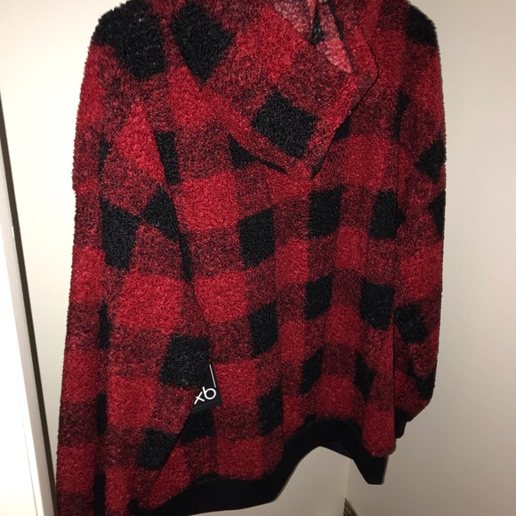 Plaid red hoodie - Picture 2 of 4